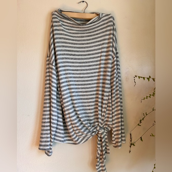 Sweater - Picture 2 of 4